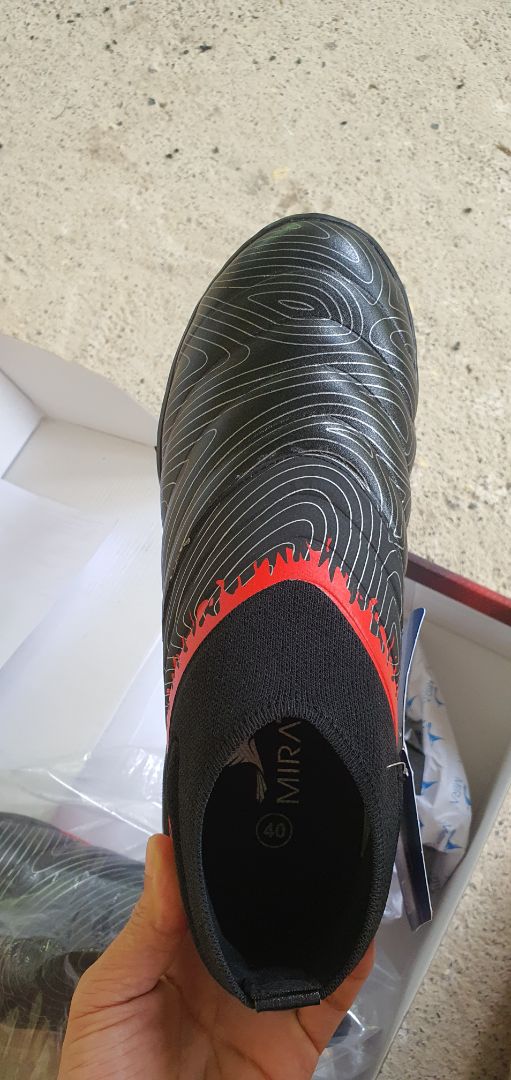 chất giầy tốt, ôm chân, shop tư vấn nhiệt tình. Sản phẩm tốt, sẽ giới thiệu cho bạn bè