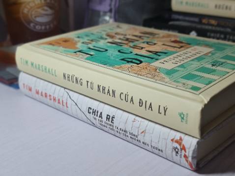 Bìa và giấy rất đẹp. 
Nội dung chưa đọc qua nên chưa có nhận xét.