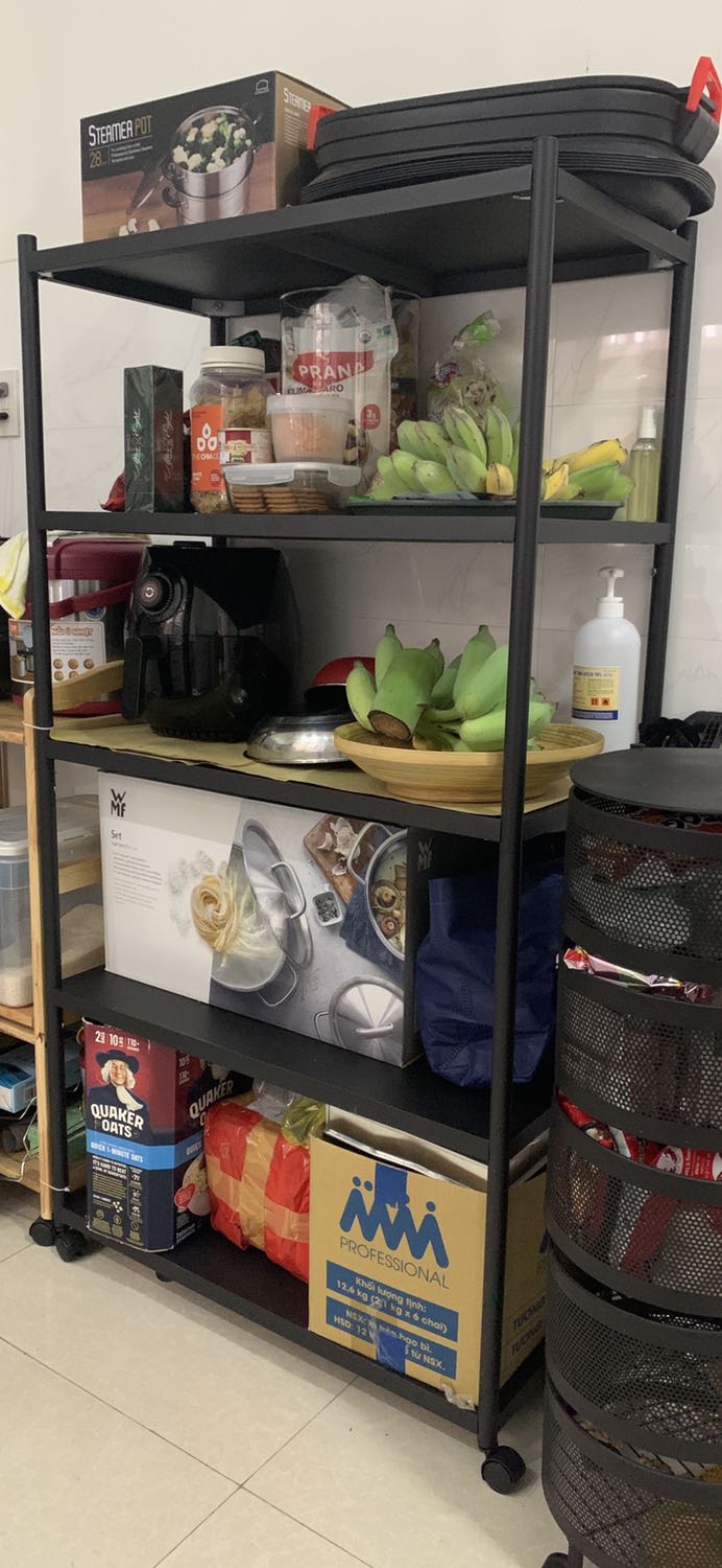 Kệ chắc chắn, thiết kế đẹp, dễ lắp ráp và chất lượng sơn tĩnh điện rất tốt.
Shop đóng gói bao bì chuyên nghiệp, ốc vít đầy đủ có kèm theo Cả hai găng tay vải thun để chống bị rách tay khi lắp ráp. Sẽ ủng hộ shop 👍👍👍