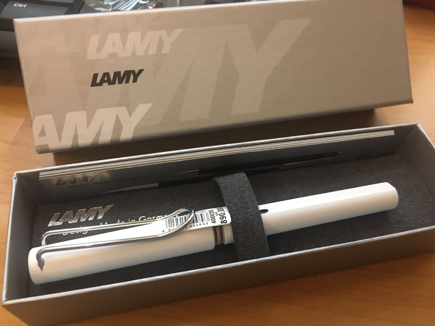 Bút viết đẹp, có thể mua viết nhật ký, rèn chữ, ký tên
Dành cho những người thích viết lách