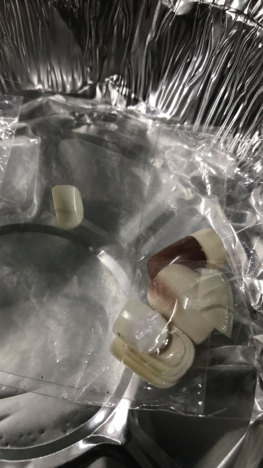 Đặt đồ chơi mà giao bộ móng tay giả đã dùng rồi? Nếu hết hàng vui lòng ghi nhận tình trạng trên hệ thống giúp, hoặc huỷ đơn giúp, tránh tốn thời gian người giao - nhận - trả hành. Xin cảm ơn.