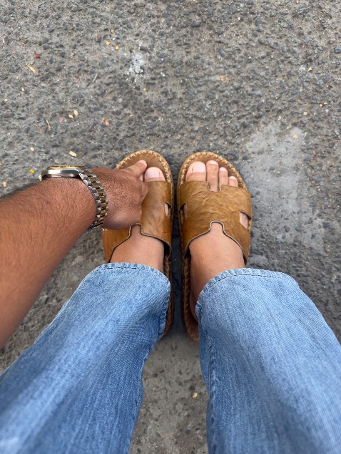 C42: Mình man vào. Chiếc lớn chiếc nhỏ . Ship có hổ trợ đổi lại không