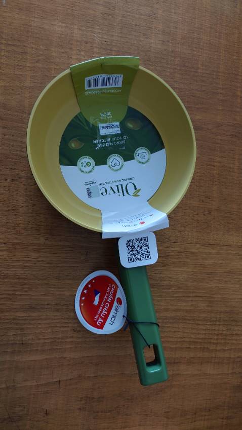 Tiki giao hàng đúng hẹn, đóng gói cẩn thận. Chảo đẹp như hình, nhỏ nhắn xinh xắn phù hợp nấu nướng cho gia đình. Giá tốt nhất mình tìm được.