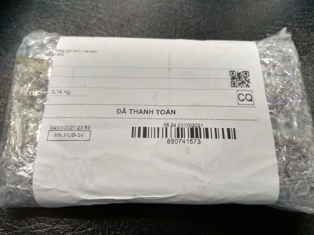 Giá để được điện thoại, máy tính bảng, khá đầm, chắc chắn, chân đế có đệm chống trôi, tựa giá có cao su chống trượt, xước. Sp trông rất tinh. Giá tiền chưa cạnh tranh lắm.