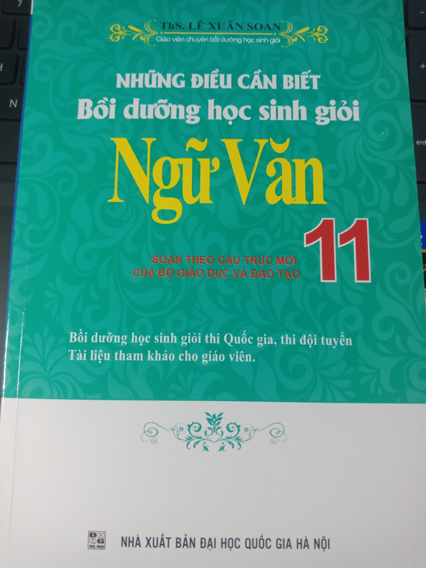 Bạn nào học 11 cần tài liệu ôn thi HSG thì cuốn sách này sẽ là một sự lựa chọn thích hợp nha. Có thể tham khảo mục lục dưới đây