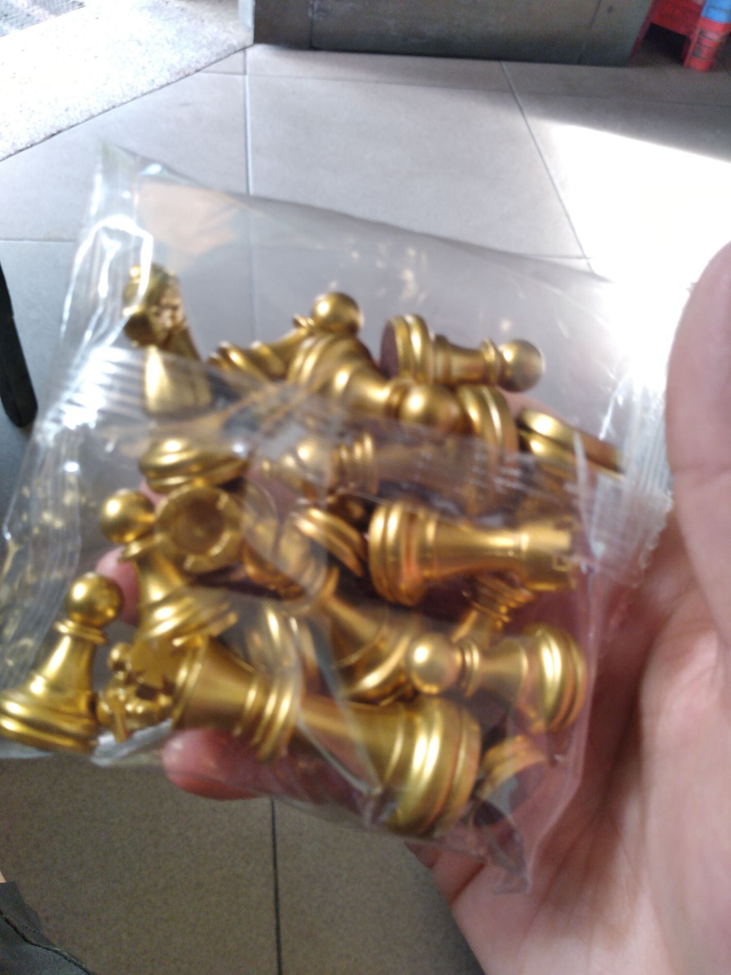 y như quảng cáo, hàng dùng rất tốt, nam châm dính vừa phải, mẫu mã đẹp, giao hàng nhanh. đáng tiền mua