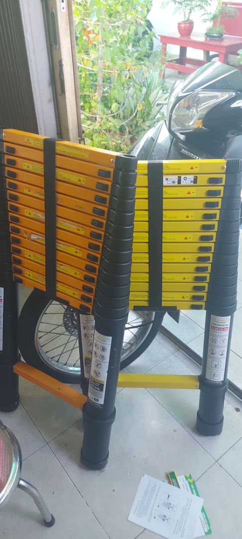 thang này rất mỏng,yếu cong vẹo khi leo mọi người cân nhắc khi mua trên tiki.khác với mấy thang sumika mua mấy lần trước!