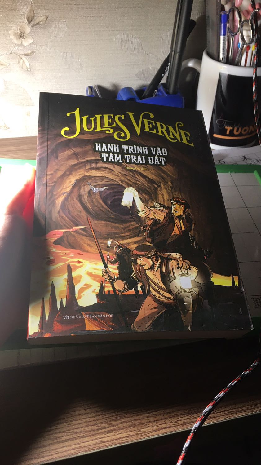 Nhìn chung sách đẹp và chất giấy dày. Mình chưa đọc nội dung nhiều nhưng cách dịch rất ổn. Từ ngữ có chọn lọc