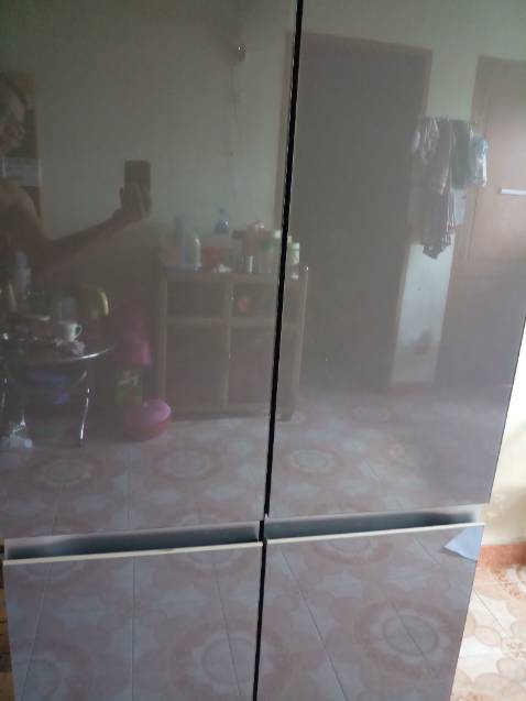 Máy quá ổn, ngoại hình đẹp, làm đá nhanh, khử mùi tốt. Hài lòng nhất là dịch vụ giao hàng của Điện Máy Gia Khang. Sẽ tiếp tục ủng hộ khi có nhu cầu, cám ơn !