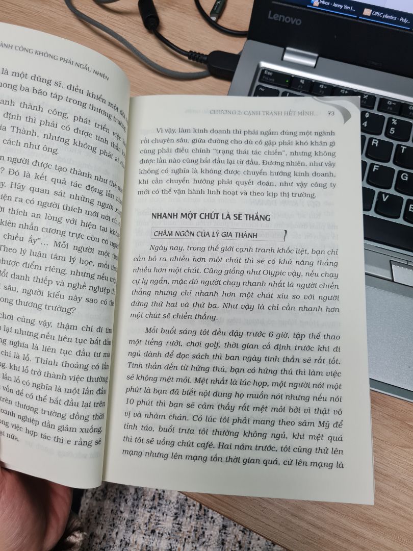 sách đẹp, giao nhanh, Tiki làm rất tốt. Đánh giá 5 sao.
mình tag 3 sao vì khổ sách to, chữ to, giãn dòng quá nên quyển sách bị to theo, mang đi bất tiện. mình thấy sách khổ to ntnay ko phù hợp với mình (ý kiến cá nhân)    
sách do người thứ 3 mô tả lại 1 vài câu chuyện cuộc đời của Lý Gia Thành, giọng văn cũng được.