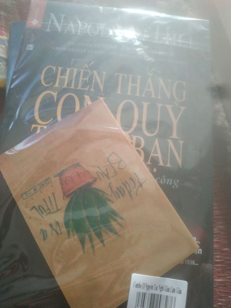 đóng gói rất cẩn thận. sách rất đẹp đọc rất hay