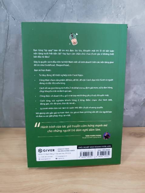 Sách giao nhanh, đóng gói kỹ càng.
Chất lượng giấy và màu in đẹp. Chủ đề sách hay và thực tế, phù hợp cho các bạn có ý định kinh doanh food app mà chưa biết bắt đầu từ đâu.
