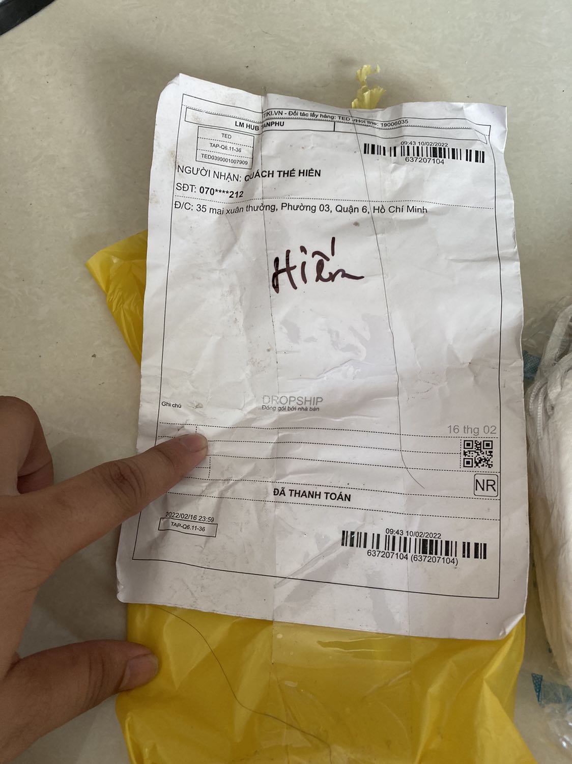 Mua giấy nến , sao lại giao khẩu trang