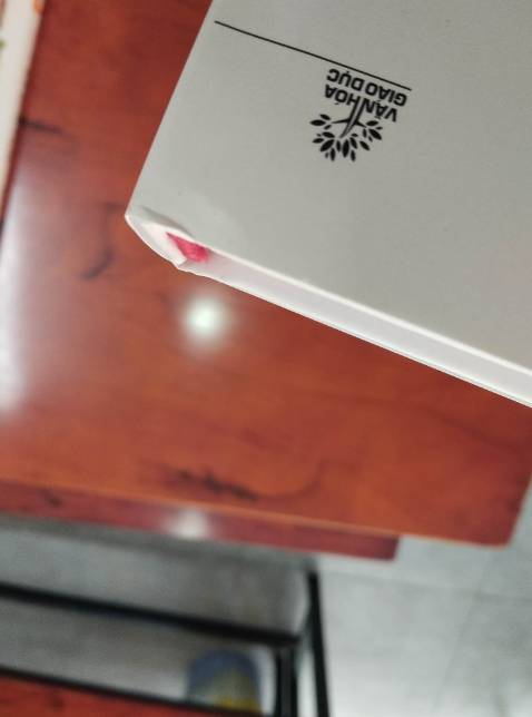 mình đặt 3 cuốn thì co1 1 cuốn là sách cũ, bị móp méo, mình muốn được đổi lại sách khác