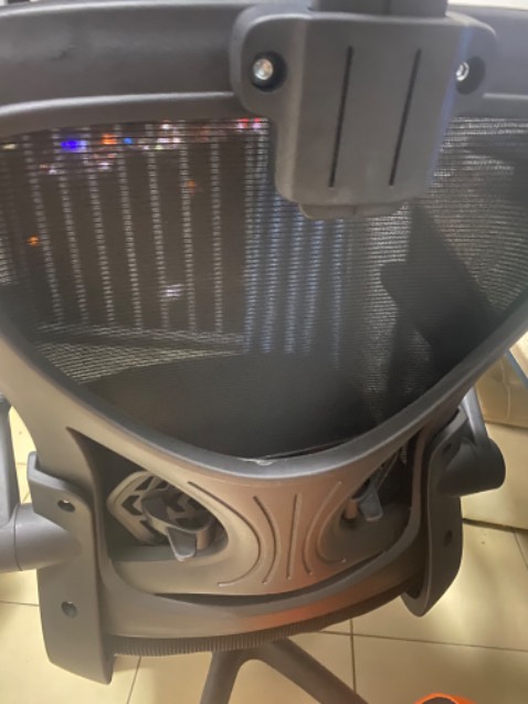 Ghế đẹp, giao từ Hn vô nên hơi lâu nhưng đúng thời gian cam kết. Gói hàng cẩn thận lắm ạ. Mình săn sale 8.8 nên giá tốt, ngồi thoải mái lắm ạ. Có điều nặng nên phí ship rất chát 😂😂