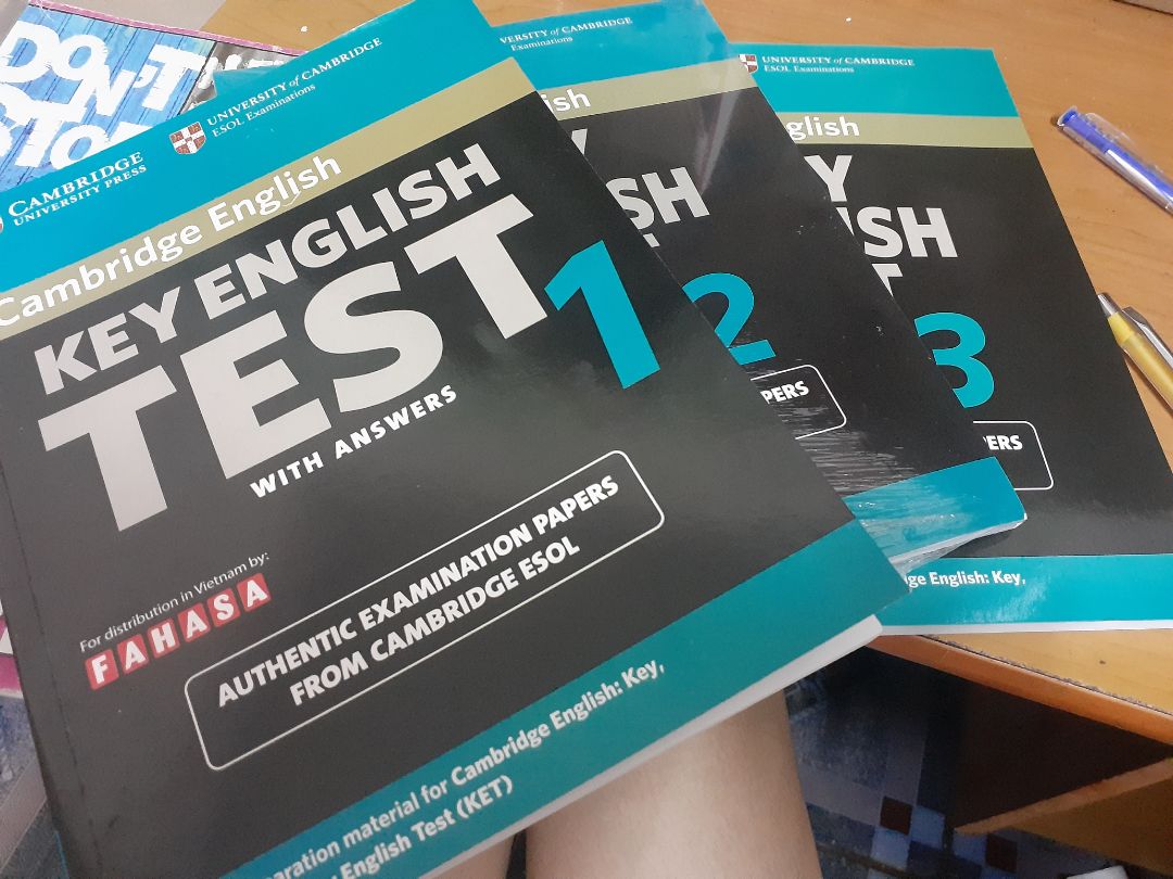 mua sách trên tiki thì khỏi bàn nhưng vẫn chưa biết bài nghe làm ntn?