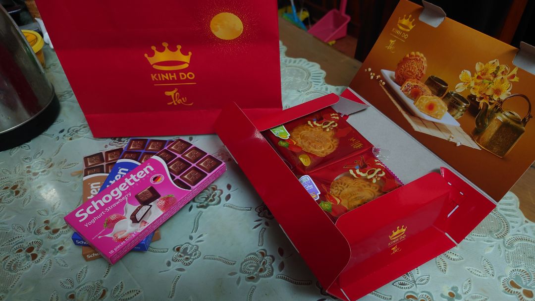 Mình mua kèm với bánh trung thu, chọn giao nhanh 2H nên Tiki gom chung vào giao. Date xa tận tháng 4 2022. Mình mua kèm với bánh trung thu, chọn giao nhanh 2H nên Tiki gom chung vào giao. Date xa tận tháng 4 2022.