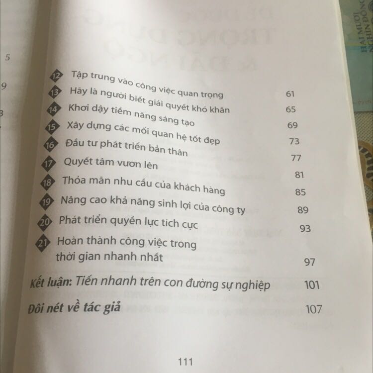 Cuốn sách tuyệt vời, áp dụng xong đảm bảo tất cả mọi người trong công ty yêu quý chứ không chỉ riêng sếp. Sếp còn yêu như người nhà luôn. Cảm ơn tác giả nhà in sách biên tập người giao hàng và thanh toán.