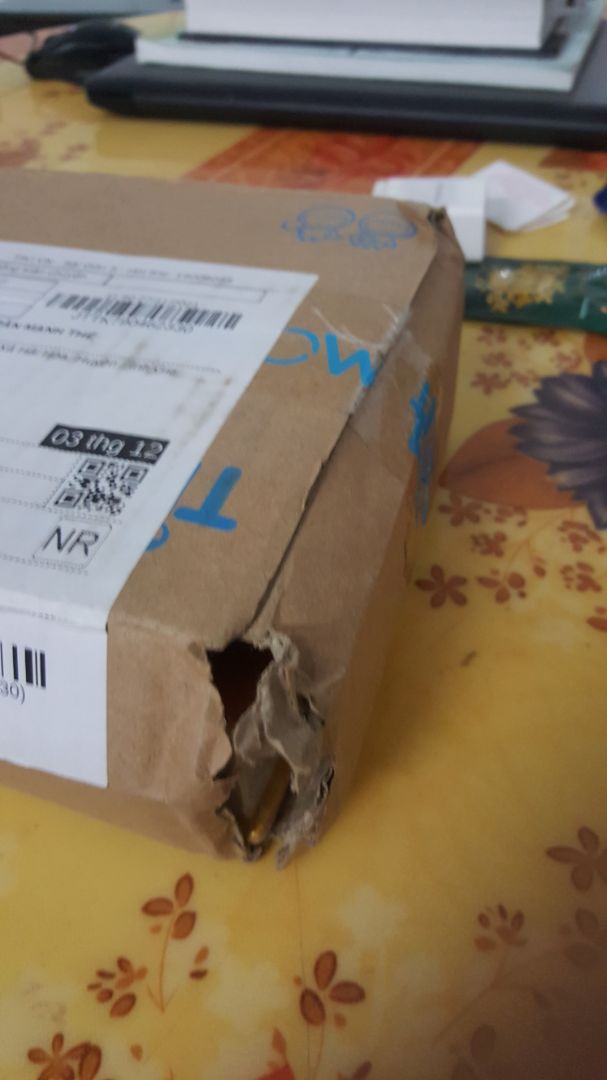 bọc hàng thì quá tệ, sách in thì kém chất lượng (như hình)