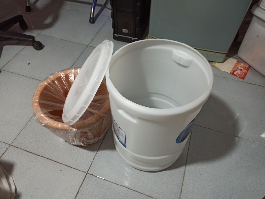 Sản phẩm đóng gói cẩn thận, lõi lọc còn nguyên. Sau khi lọc 5 nước đầu thì dùng bình thường.