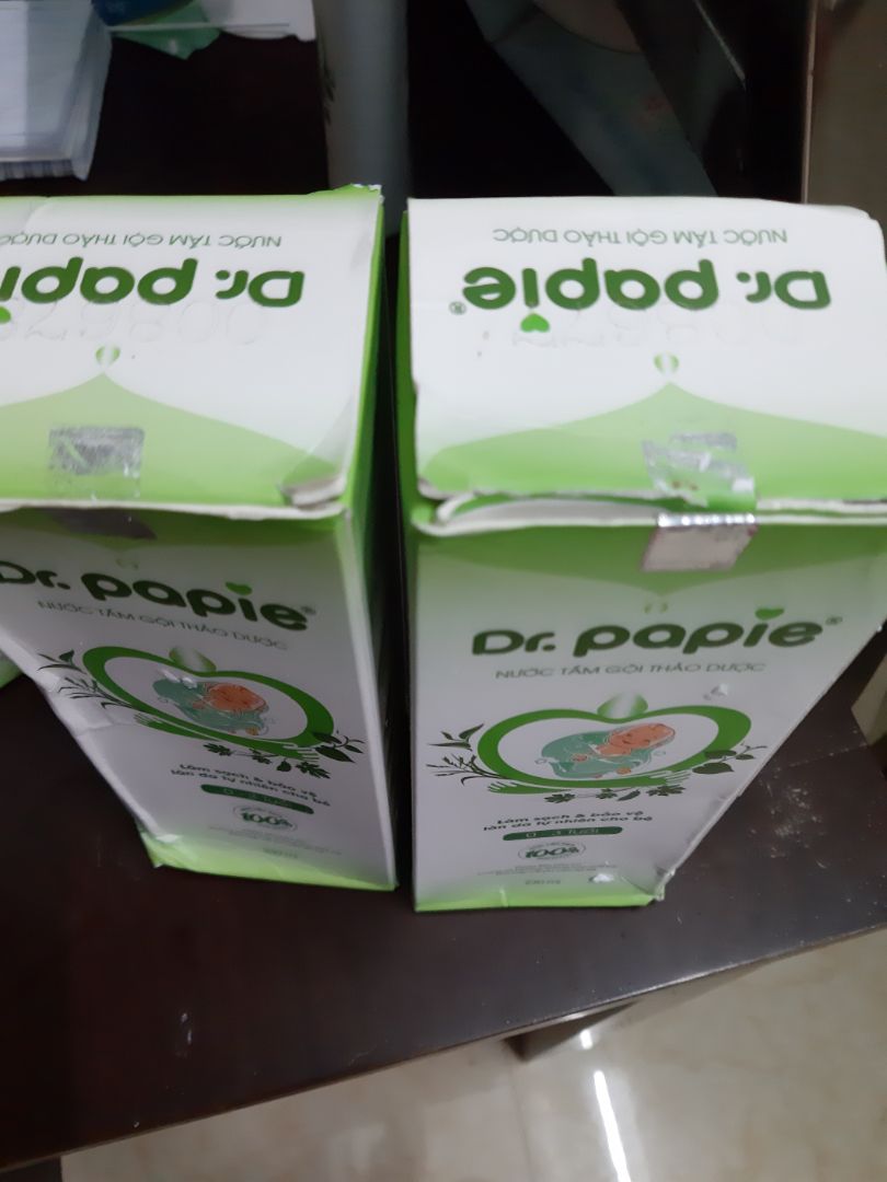 Lần đầu mua hàng tiki thất vọng kinh khủng. Người nhà nhận giúp chứ không mình không nhận sản phẩm này. Shop đóng hàng sơ xài, vỏ hộp thì móp méo, tem rách nát, tem.chống hàng giả sờn cũ, bong tróc, rách toạch, Hộp thì khui sẵn. Không dám sd luôn.