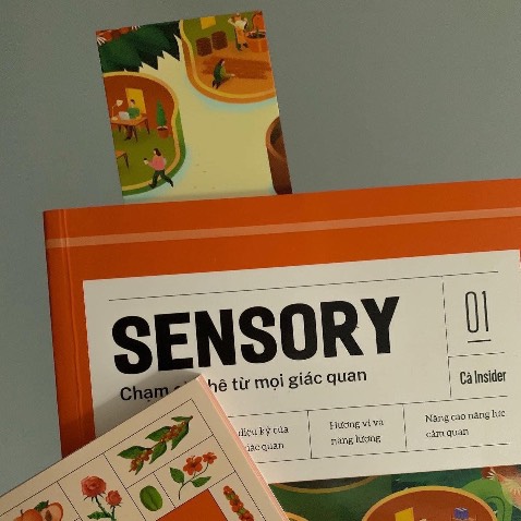 Nhận xét từ góc nhìn của 1 người không chuyên trong lĩnh vực này, thậm chí mình chẳng phải là một barista và thứ mình làm được chỉ là pha phin và tự học pour-over. Sensory là một trong những tựa sách về cà phê hiếm hoi tại Việt Nam có nội dung có thể xem là ở mức viết sách chuyên nghiệp - chưa nói đây chắc là cuốn sách "local" duy nhất mang tính tham khảo chuyên sâu. Nhưng nội dung được tác giả Julie Dang biên soạn rất gần gũi và dễ tiếp thu cho mọi đối tượng chứ không chỉ dành riêng cho người trong nghề. Một cuốn sách về chuyên môn mà lại có thể được viết bởi những lời tự sự bay bổng, lãng mạn như chính tình yêu của tác giả dành cho cà phê vậy.

Mình sẽ không spoil về nội dung để các bạn tự tìm hiểu. Nhìn chung đây là 1 tác phẩm đáng để đọc. Các ưu điểm khác nữa như về chất lượng in, màu sắc, hình ảnh được biên tập rất kỹ lưỡng.