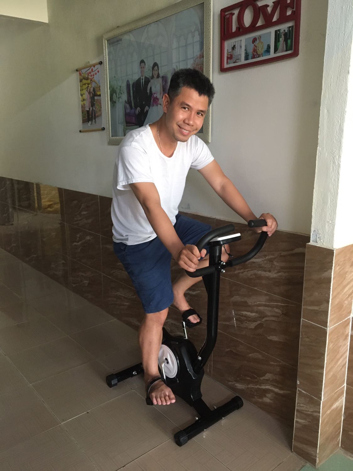 Sản phẩm lắp ráp dễ dàng, gọn nhẹ phù hợp cho nhà diện tích nhỏ hoặc chung cư. Giá cũng khá hợp lý 888k. Vận chuyển tới Đà Nẵng mất 3 ngày cũng nhanh. Sp có bền không thì phải đợi thời gian sd mới biết được nhưng hiện tại khá là hài lòng Sản phẩm lắp ráp dễ dàng, gọn nhẹ phù hợp cho nhà diện tích nhỏ hoặc chung cư. Giá cũng khá hợp lý 888k. Vận chuyển tới Đà Nẵng mất 3 ngày cũng nhanh. Sp có bền không thì phải đợi thời gian sd mới biết được nhưng hiện tại khá là hài lòng