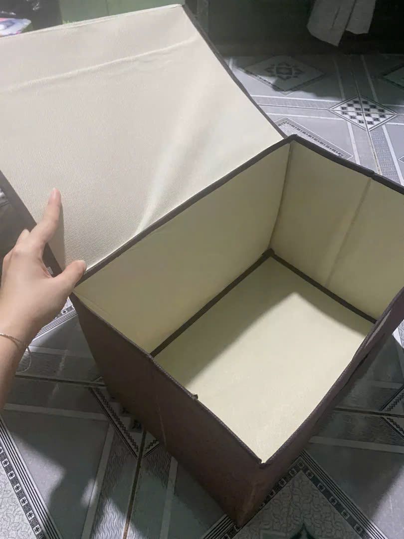 Giá rẻ , 2 hộp đồ cứng cáp chứ ko hề ọp ẹp nha . Rất hài lòng