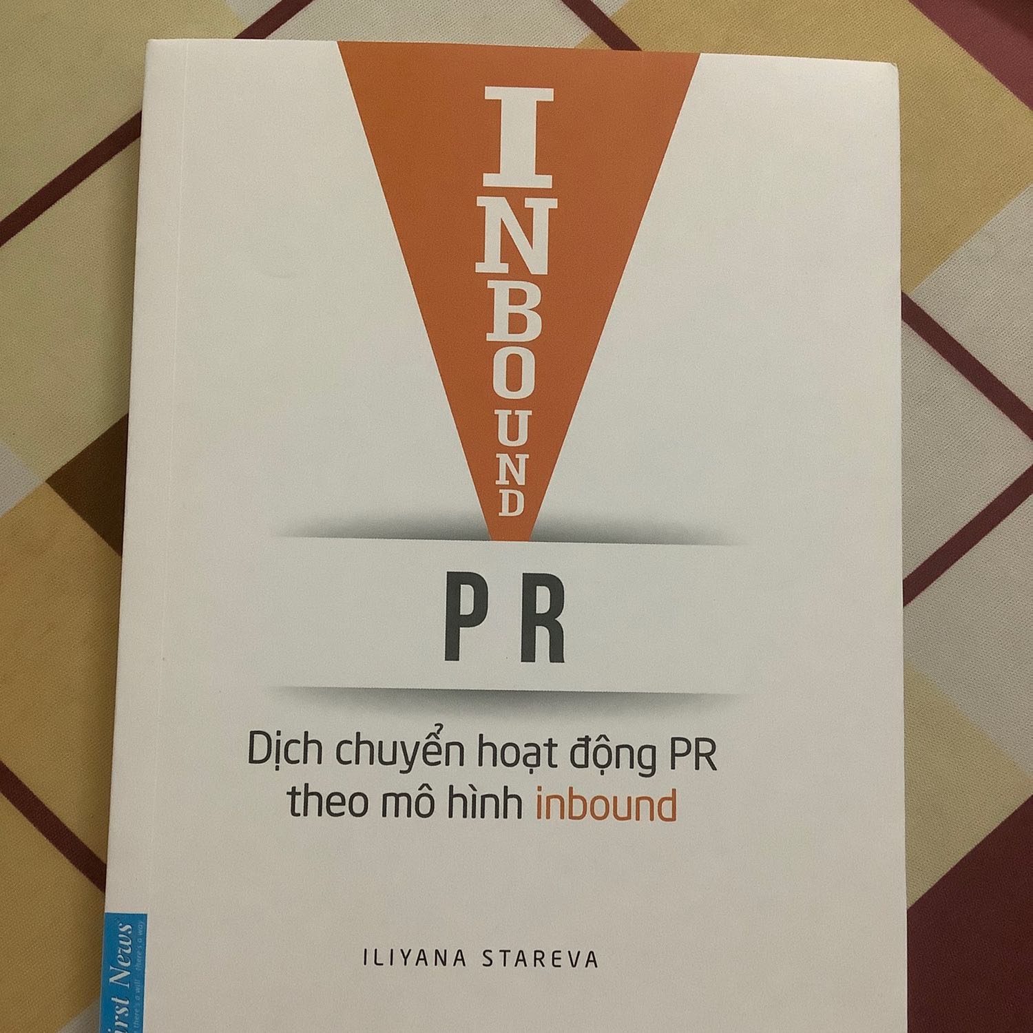 Giao hàng nhanh. Sách chất lượng tốt. Nội dung chưa đọc nên hổng biết thế nào. Anyway, mình cảm thấy ổn.