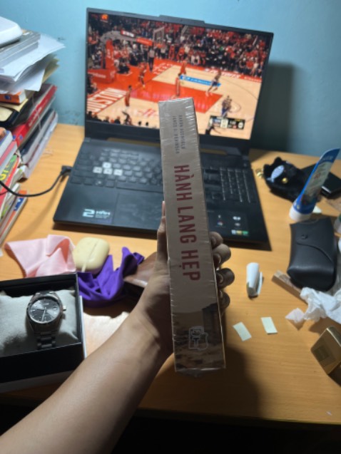 sách mới cứng luôn ạ hjhj