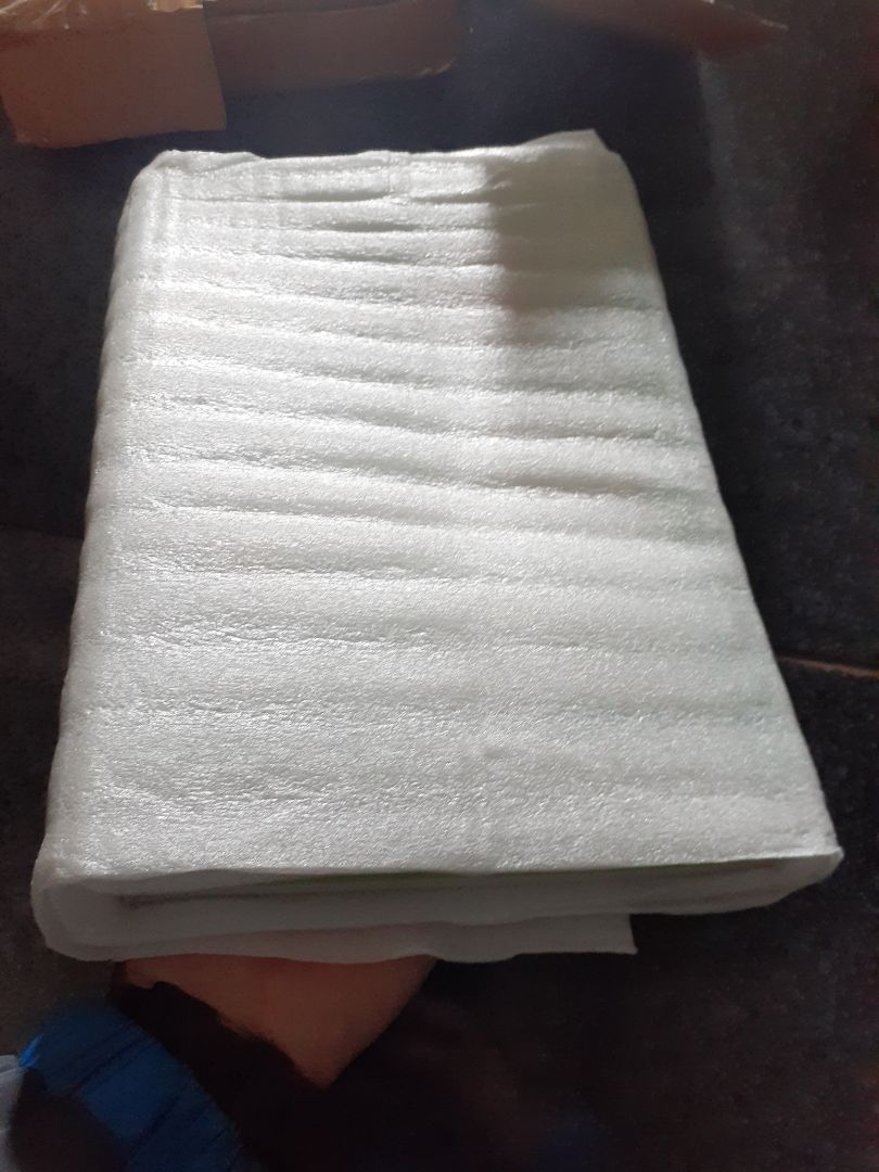 sách đc bao bọc kĩ, nội dung rất hay, một số chương có phần nhiệm vụ 3 phút là các thí nghiệm giúp chúng ta khám phá.