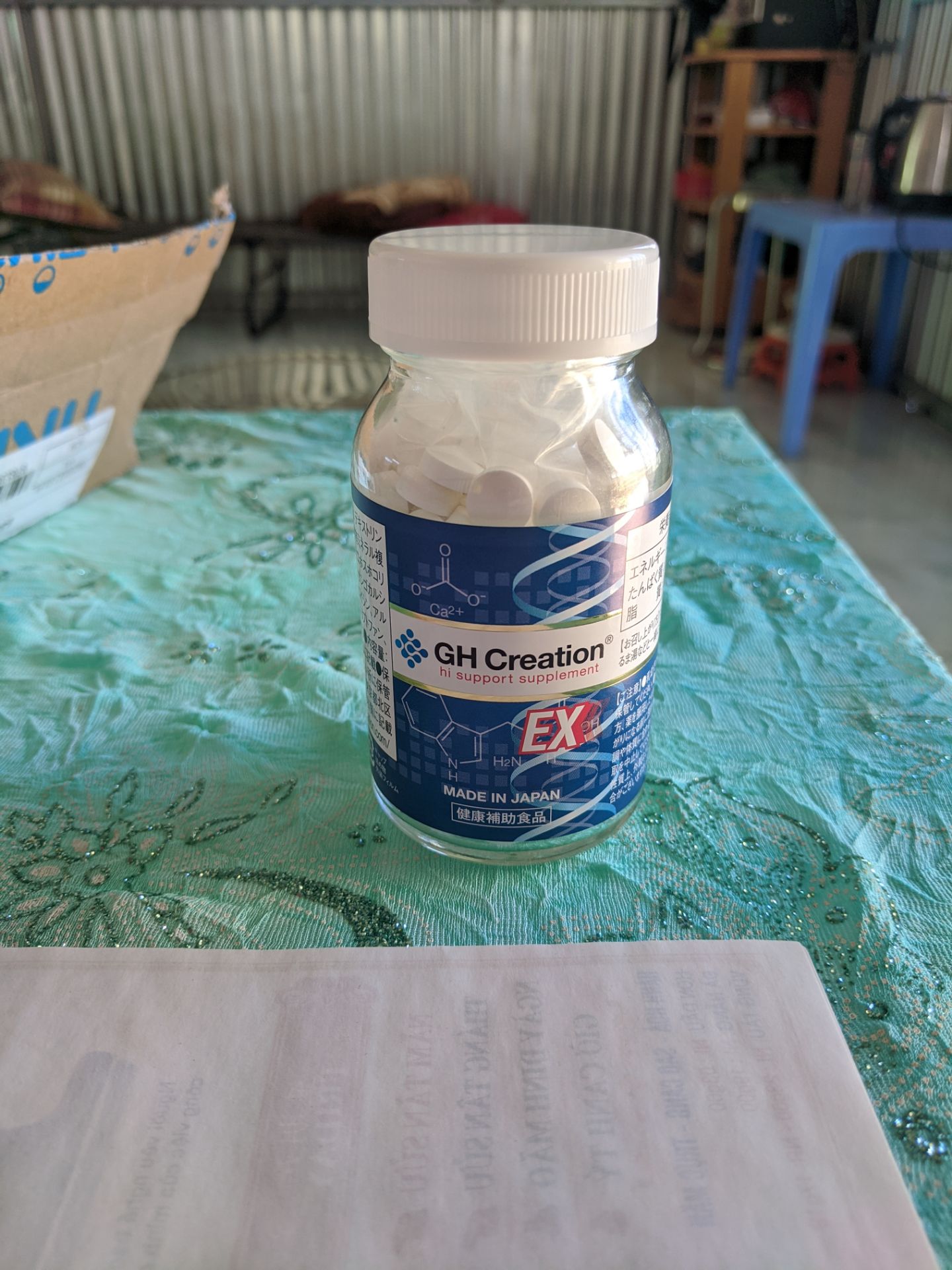 Ấn tượng tốt khi được gói bằng nhiều lớp: 1 lớp zip; 1 lớp Pe mỏng
Rất lo lắng khi biết nắp nhựa không được niêm phong lại từ trước, ... 
Lọ thủy tinh nên an tâm hơn trong việc sử dụng lâu dài không bị biến chất
Dùng thử, cảm nhận rồi sẽ phản hồi lại cho mọi người cùng nắm