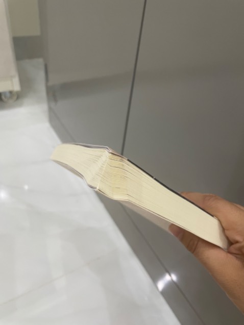 Sách móp méo, mua 3 quyển hỏng cả 2. Yêu cầu đổi hàng thì cần phải có video mở gói hàng. Tin tưởng Tiki trading nên mở luôn nhưng quá thất vọng