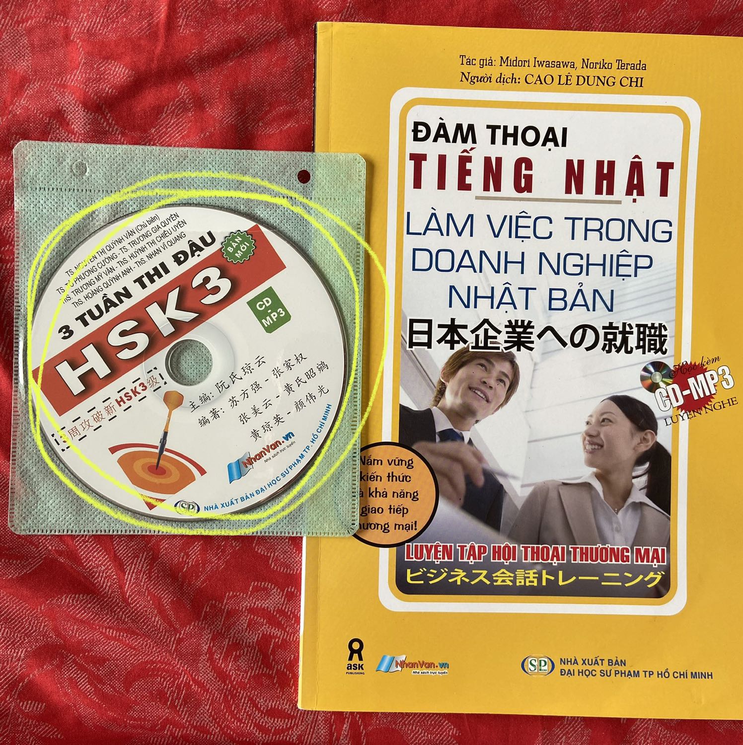 Giao nhầm đĩa CD, sách tiếng Nhật lại giao đĩa tiếng Trung ! nhưng mình chat thì shop xin lỗi ngay và bảo sẽ gửi file nghe qua *** cho mình Giao nhầm đĩa CD, sách tiếng Nhật lại giao đĩa tiếng Trung ! nhưng mình chat thì shop xin lỗi ngay và bảo sẽ gửi file nghe qua *** cho mình