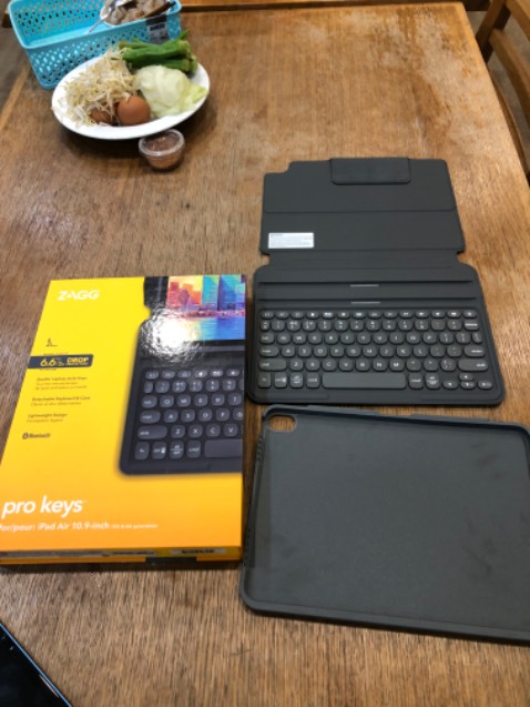 Ốp lưng không vừa dòng mới 2022. Vote shop hỗ trợ hoàn tiền nhưng thực tế mình cũng tự dưng bị phiền và tốn công sắp xếp đi qua lại.