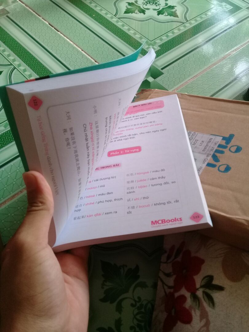 Khá ok nha mn , mn nên mua ạ mik cảm thấy sp rất tốt phù hợp vs người mới bắt đầu học ạ mình dành cho tiki 5 sao  vì .
1.Sp chất lượng khá tốt.
2. Giao hàng nhanh.
3.Anh shiper thì phục vụ rất tận tình có gọi điện dặn dò đồ này kia , còn có gửi cả tin nhắn nữa khá là tận tâm ạ.
4.Đóng gói kĩ càng rất đẹp sp ko bị co hay xếp góc ạ.
5.Em rất thích cách đóng gói và phục vụ của Tiki ạk.
 Có nhu cầu thì mn nên mua nhá ạ sp này khá là tốt và có vẻ rất đáng tiền .