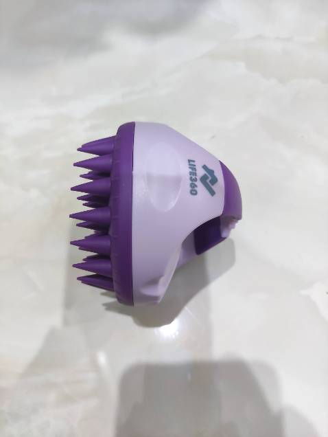 Gội đầu khá êm ái, độ bền thì dùng một thời gian mới biết được