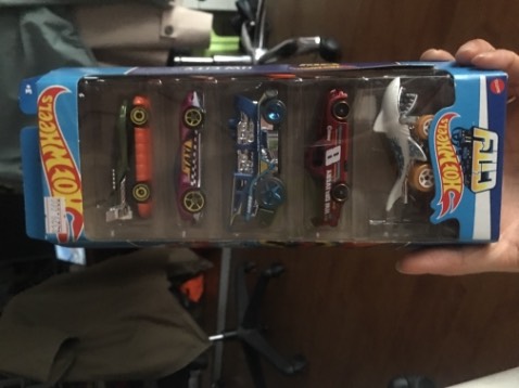 Hàng hotwheel thì chất rồi.