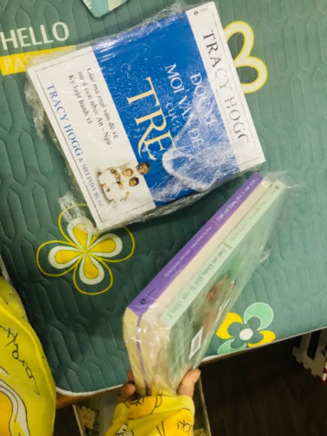 Xịn nha ko ngờ shop gửi nhìu xịn vậy mong sẽ đọc đc nhìu kiến thức hữu ích cho chặng đg tới của bảo bối và mẹ