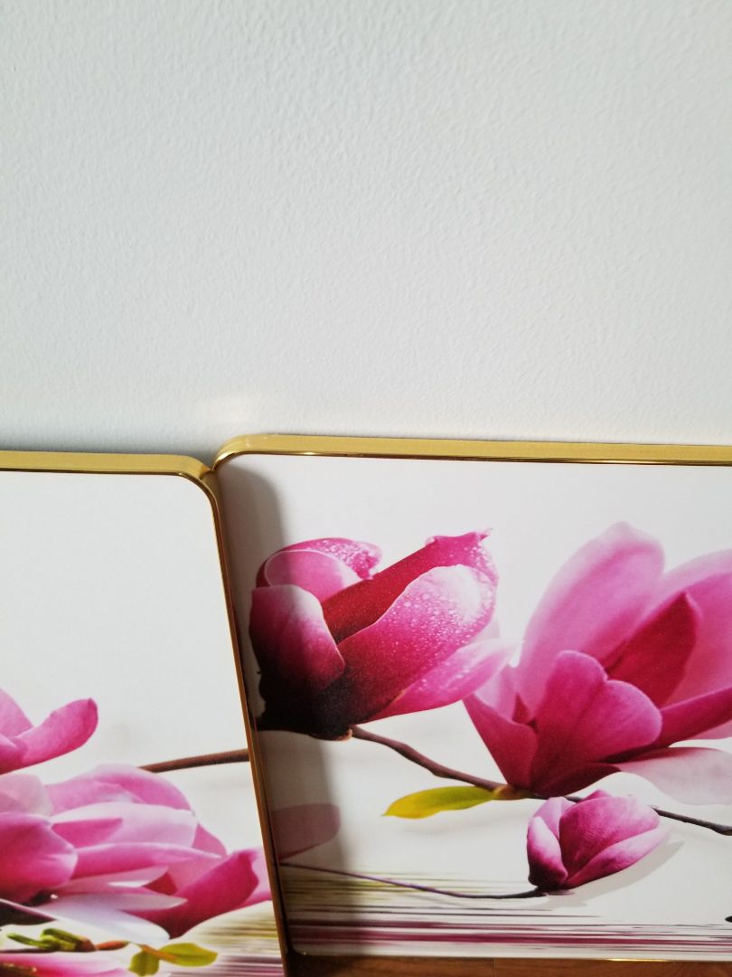 Hình chụp mẫu không có viền vàng xung quanh. Khi giao lại giao có viền vàng, kg thích lắm