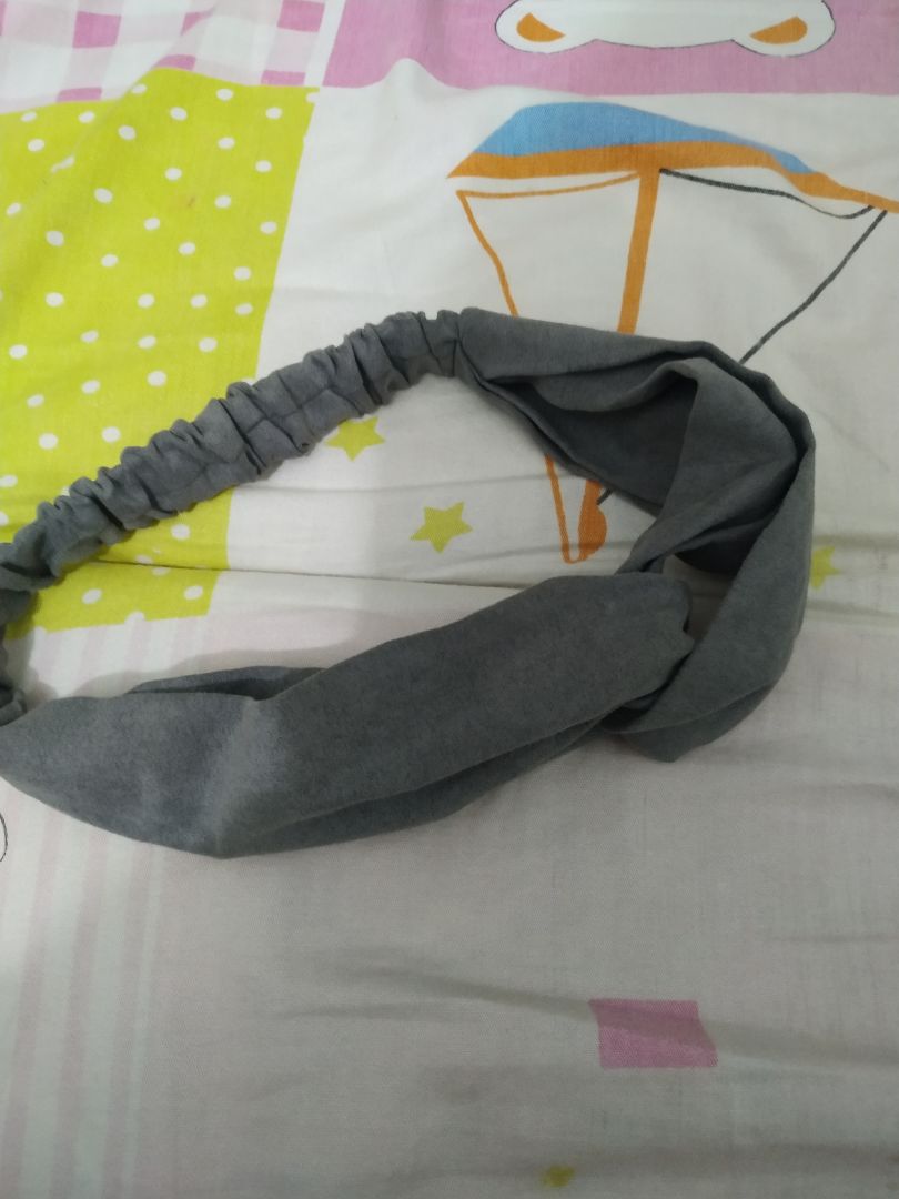 sản phẩm này được dùng tốt. giống mô tả giao hàng nhanh chóng. có giãn vừa.