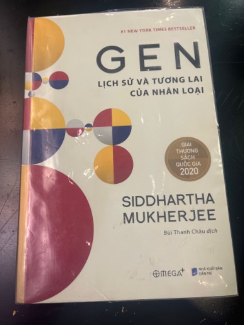Giao hàng nhanh. Tuy nhiên vẫn móp góc. Nội dung rất hay. Công nhận sách rất nhiều tri thức về gen. Bạn đọc sẽ thấy rất bất ngờ về những thứ tác giả đề cập. Khuyên mọi người nên mua đọc để có kiến thức thôi cũng đã quá tốt.