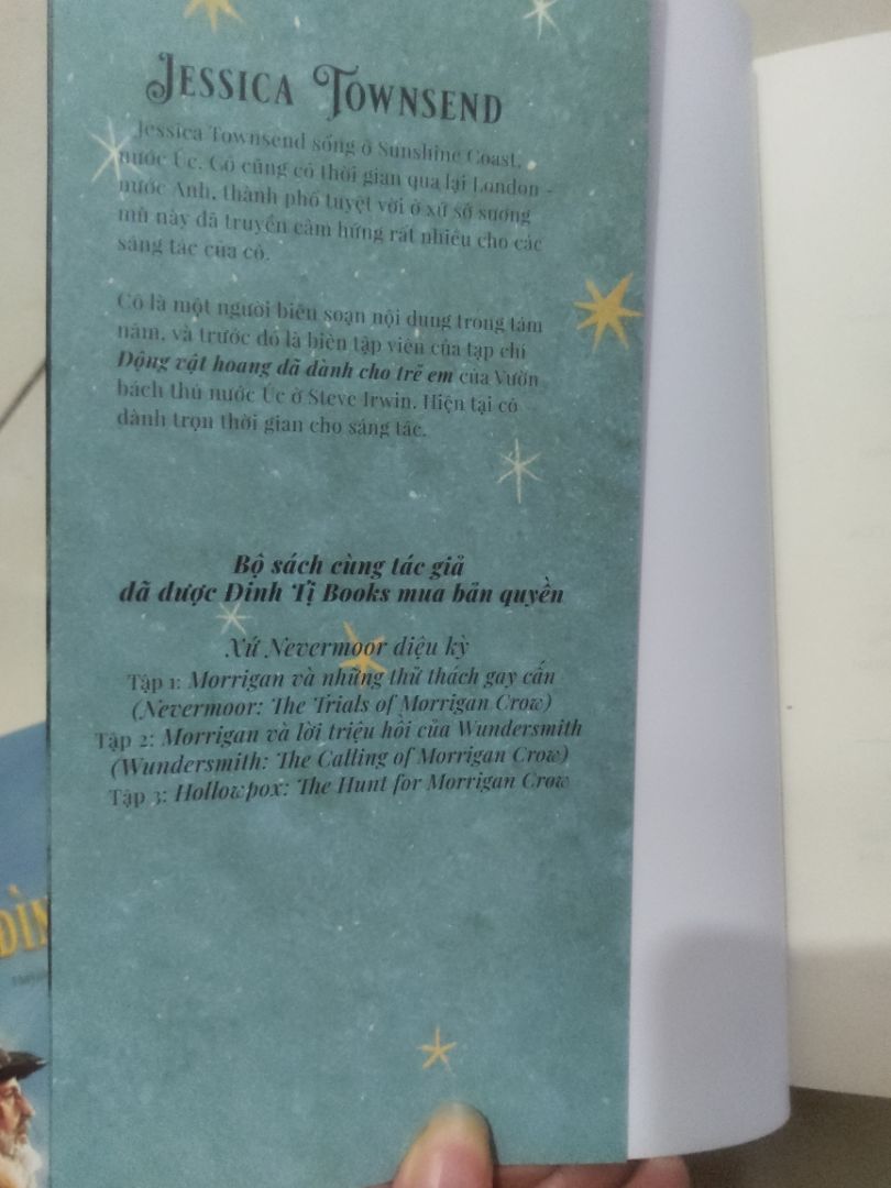 Tiki giao hàng nhanh chóng, trước time dự kiến, nhân viên giao hàng vui tính. Đóng gói đẹp, cẩn thận. Sách đẹp, nội dung đúng guu của mềnh nên rất thích. Nói chung là hài lòng với sản phẩm