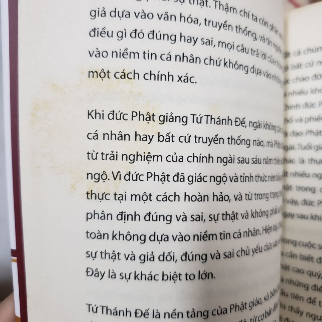 giao hàng nhanh nhưng sách thật sự quá cũ, mặc dù mình đã cố lau sạch bên ngoài nhưng còn vết ố vàng trang giấy thì rất nhiều