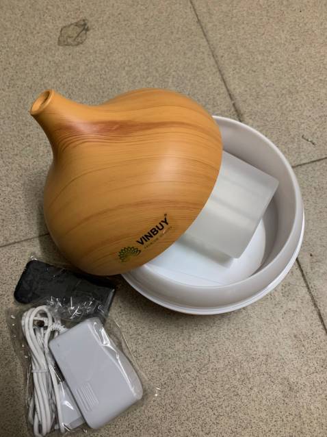 Thiết kế đẹp rất đẹp; máy phun sưong mạnh; giá cả hợp lý; hành chính hãng nên cũng iên tâm sưt dụng; phòng m hơn 25m2 bật khoảng 5 phút mà thơm ngát phòng; có nhiều chế độ và đèn led đổi màu; giao nhanh shipper thân thiện; đóng gói kĩ càng;