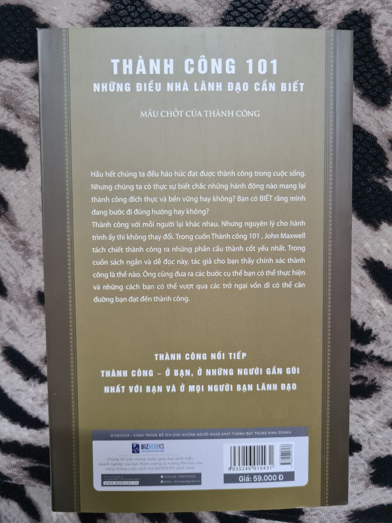 sách hay và rất đẹp. giao hàng tốt, không bị làm sao cả