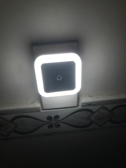 đèn sáng rõ , chất lượng tốt , còn độ bề thì chưa biết