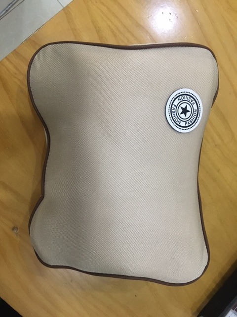 sản phẩm không phải như hình quảng cáo mà như những loại bình thường bán ở các tiệm đồ chơi xe hơi giá khoảng 90 ngàn . loại này không có tác dụng đỡ phần cột sống mà chỉ 1 điểm cổ duy nhất thôi . Tiki nên xem lại