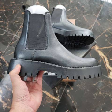 giày  đẹp lắm, cứ nghĩ rẻ như này thì giày bình thường lắm
ai ngờ chất ok lắm, đi êm, form chuẩn, với giá này mà đôi giày này là ok lắm rồi, 5 sao luônnnnnnnnnnnnnnnnnnn
sẽ ủng hộ tiếp ạ