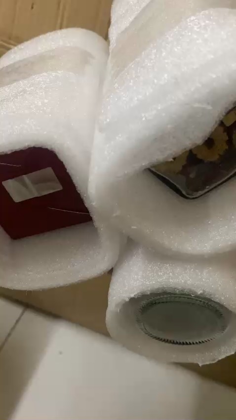 Sếp em là nữ nữa mà nhìn hộp quà này thì chỉ có thích thôi , xịn xò từ cái hộp cách đóng gói tới bên trong luôn , shop làm việc quá ư có tâm lun á , em mở thử bên trong gói hộp saffron đúng đẹp lun á ☺️😍 có 10 sao củng cho shop nữa á , đợt này tặng sếp chỉ có thích mê thui ☺️☺️☺️☺️